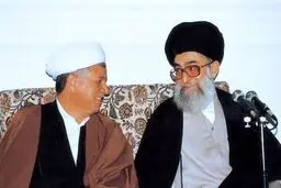 تصویر کمتر دیده‌شده: حضور رهبر انقلاب در عقد فرزند هاشمی رفسنجانی