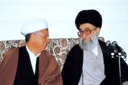 تصویر کمتر دیده‌شده: حضور رهبر انقلاب در عقد فرزند هاشمی رفسنجانی