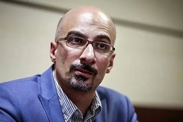 شهاب‌ طباطبایی: مراقب سازهای ناکوک تندروها باشیم