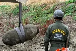 کشف بمب جنگ جهانی دوم در رودخانه