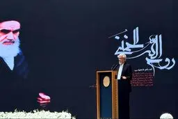 عارف: زمان آن رسیده که به ناشناخته ها و ناگفته های امام بپردازیم 