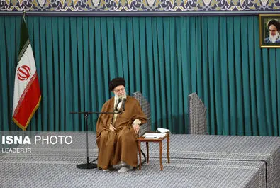 رهبر انقلاب نخبگان