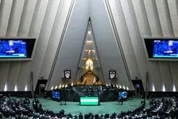 حمله‌ نمایندگان موافق استیضاح به کارنامه وزیر صمت 