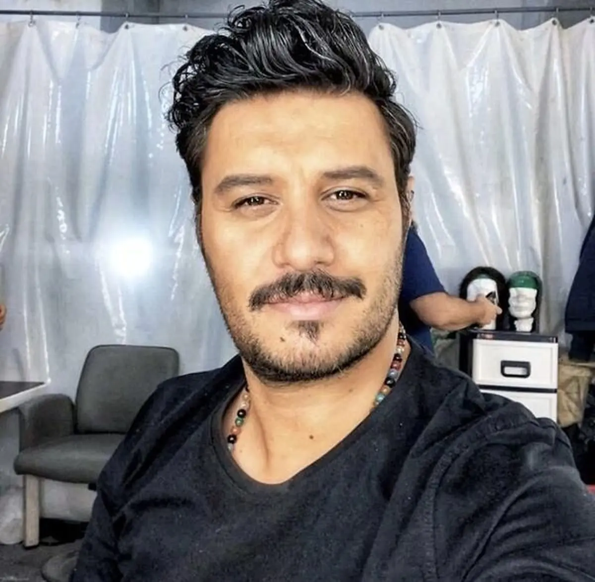 خارج گردی جواد عزتی و همسرش/عکس دیده نشده جواد عزتی در کشورهای خارجی​
