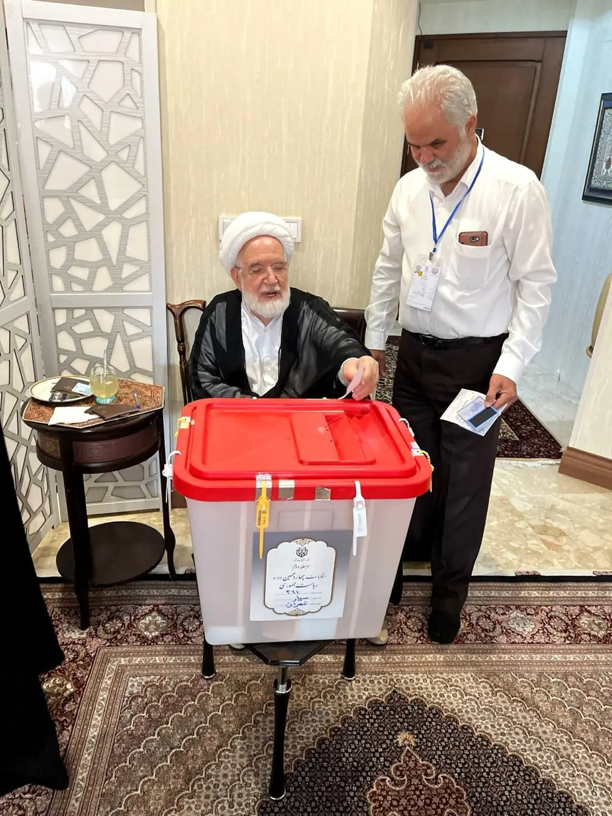 مهدی کروبی هم رای داد