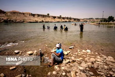 شنا در رودخانه