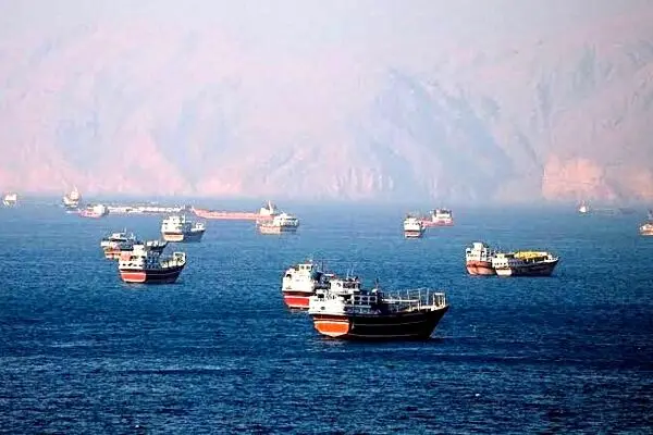 گزارش نیویورک تایمز از پرداخت عوارض شرکت‌های چینی برای عبور از تنگه هرمز