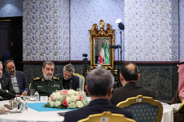 خالد بن سلمان با کیف حاوی یک میلیارد دلار در تهران؟