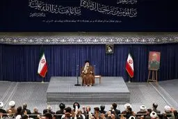رهبر انقلاب: انتخابات جلوی دیکتاتوری، هرج و مرج و ناامنی را می‌گیرد