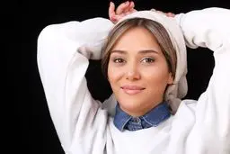 عکس عجیب پریناز ایزدیار در روستا 