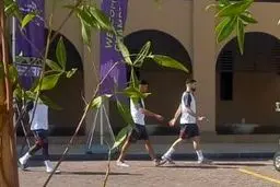 کاروان سی تی در جده به سبک سلاطین باستانی!