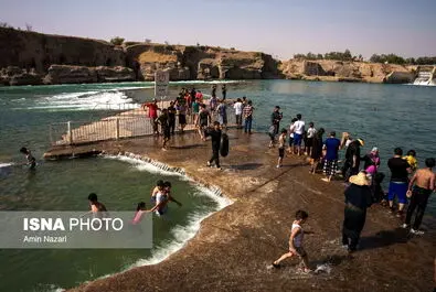 شنا در رودخانه