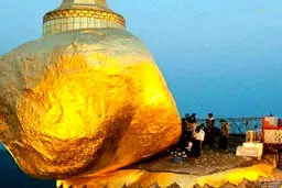 بزرگترین سنگ طلای جهان؛عکس باورنکردنی