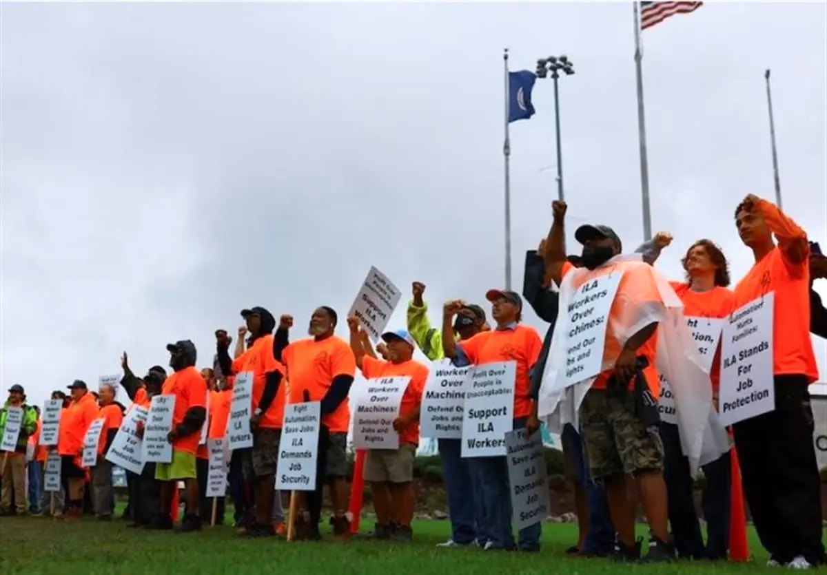 تقلای کاخ سفید برای پایان دادن به اعتصاب کارگران بنادر