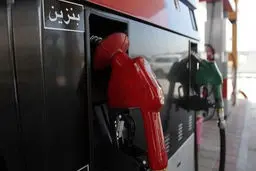 سوژه گران کردن بنزین در تبلیغات انتخابات/ فرمان افزایش بنزین را چه کسی داد؟

