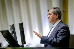 همتی : جلوی تورم را خواهیم گرفت | اگر آمدن ترامپ اثر نداشت چرا پول‌های ما را در دنیا نمی‌دهند؟