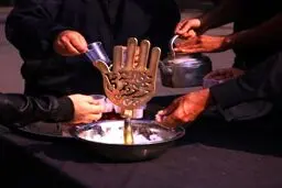 سفیر ژاپن در عراق پای دیگ نذری امام حسین(ع)