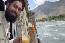 طالبان گردشگری جنگی راه انداخت؛ بارفیکس روی تانک منفجرشده!