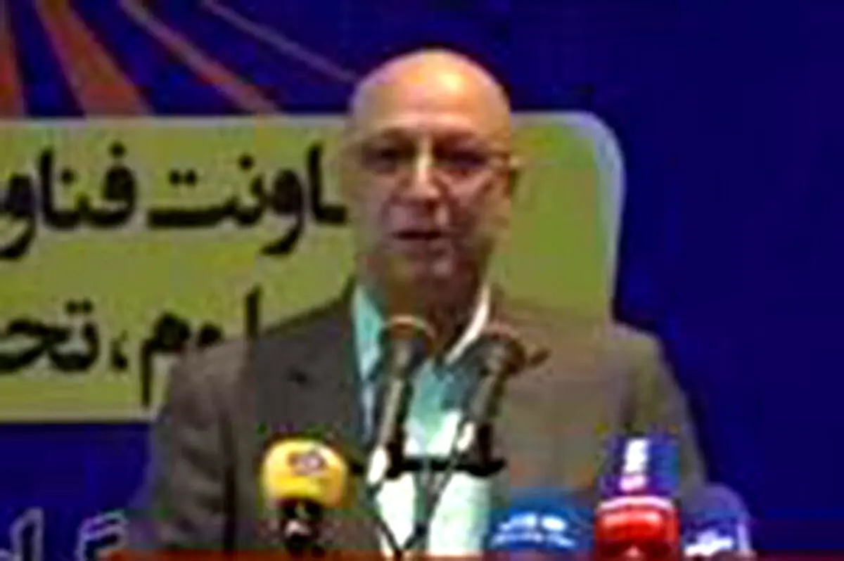 واکنش وزیر علوم به سوال «علم بهتر است یا ثروت؟»