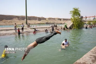 شنا در رودخانه