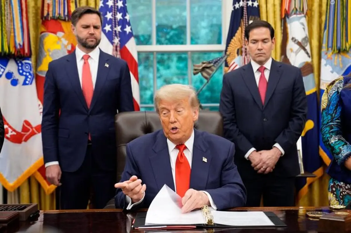 مرخصی اجباری و بدون حقوق یک‌ سوم کارکنان دولت آمریکا