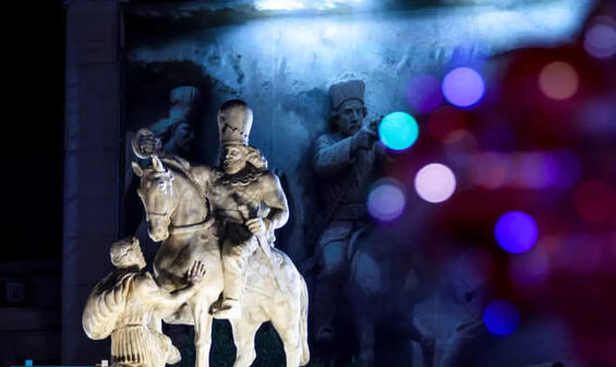 لحظه رونمایی از نماد مقاومت ایرانیان 