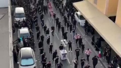 ببینید | مراسم عزاداری روز عاشورا در خیابان‌های بحرین