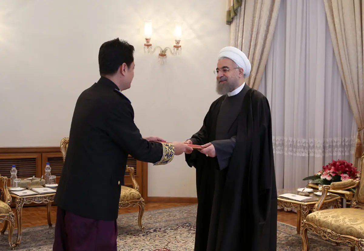 لباس سنتی سفیر کامبوج در دیدار روحانی/تصاویر