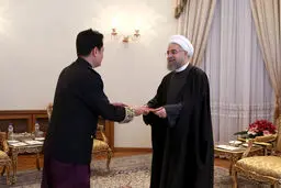 لباس سنتی سفیر کامبوج در دیدار روحانی/تصاویر