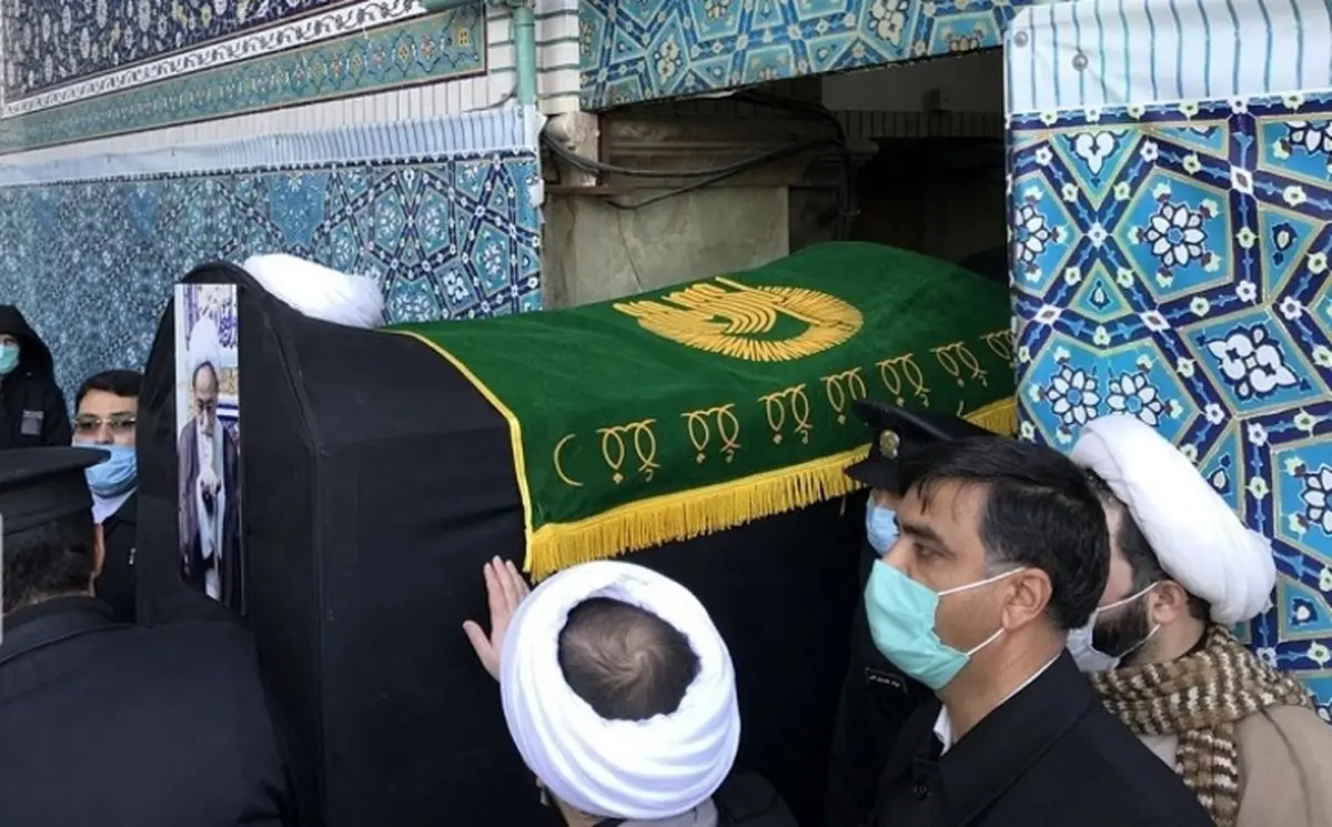 برگزاری مراسم وداع با پیکر آیت‌الله مصباح یزدی در مشهد / علم‌الهدی: عظمت مرحوم آنقدر بالا بود که رهبری با وجود همه محدودیت‌ها فرمودند پیکر را به منزل ایشان ببرند