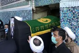 برگزاری مراسم وداع با پیکر آیت‌الله مصباح یزدی در مشهد / علم‌الهدی: عظمت مرحوم آنقدر بالا بود که رهبری با وجود همه محدودیت‌ها فرمودند پیکر را به منزل ایشان ببرند