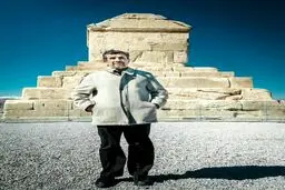 احمدی نژاد در کنار آرامگاه کوروش/عکس