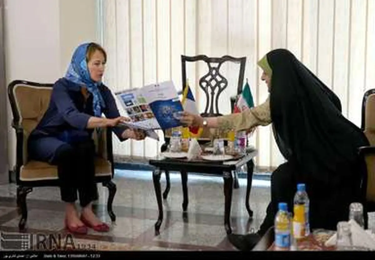حواشی سفر همسر سابق اولاند به تهران/تصاویر