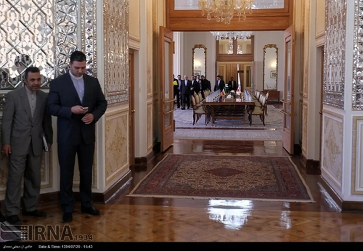 دیدار و نشست خبری ظریف و وزیر امور خارجه ژاپن/تصاویر