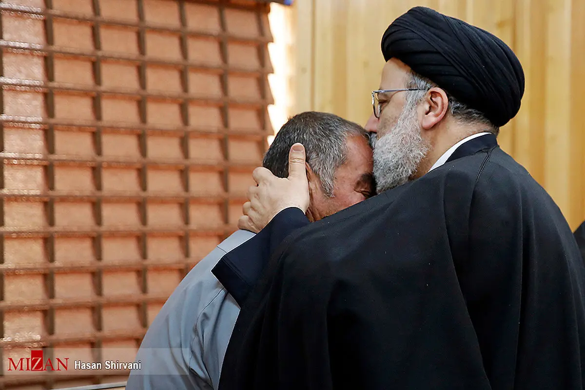 عکس/ دیدار رئیس قوه قضاییه با خانواده‌های دو مرزبان ربوده شده