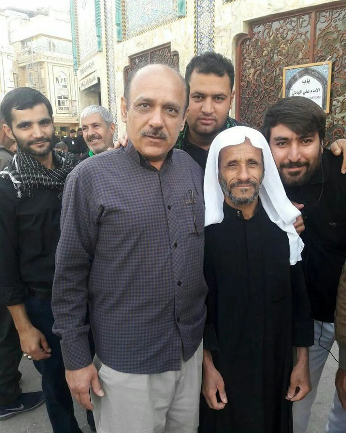 تصویری از بدل احمدی‌نژاد در کربلا