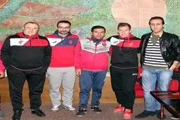 حضور علی کریمی در اردوی پرسپولیس قبل از بازی با صنعت نفت/عکس