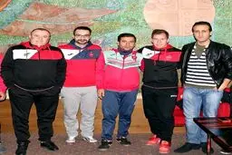 حضور علی کریمی در اردوی پرسپولیس قبل از بازی با صنعت نفت/عکس
