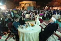 عکسی متفاوت از حسن روحانی در لحظه تحویل سال نو
