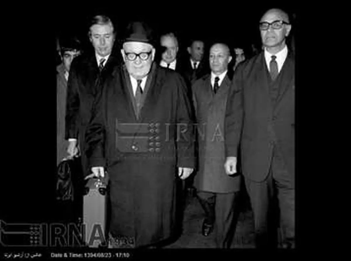 سفر رییس روزنامه‌های ساندی تایمز و تایمز لندن به تهران در سال 48/تصاویر