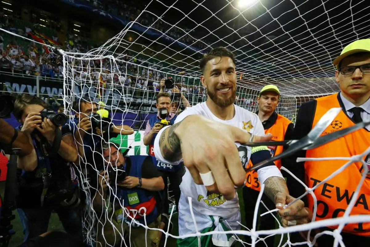 یادگاری راموس از فینال میلان/ عکس