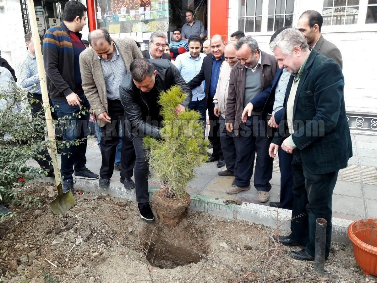 درختکاری علی دایی و برانکو در روز درختکاری/عکس
