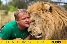 عکس دیده نشده از دوستی انسان با شیر
