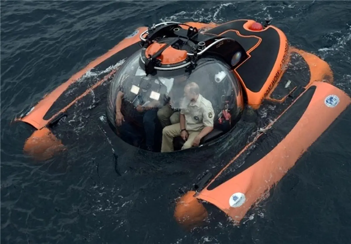 پوتین با زیردریایی روسی به آبهای کریمه سفر کرد+عکس