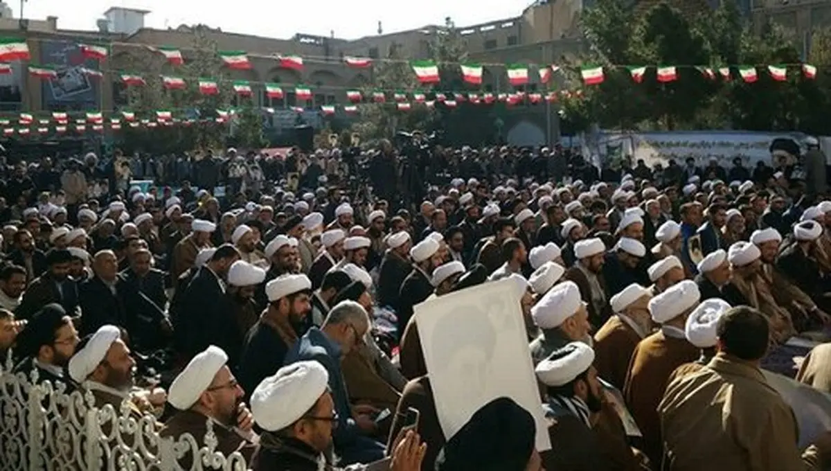 تجمع پرحاشیه طلاب با صدور بیانیه علیه سران قوا/ آیا این تجمع هم خودسرانه بود؟