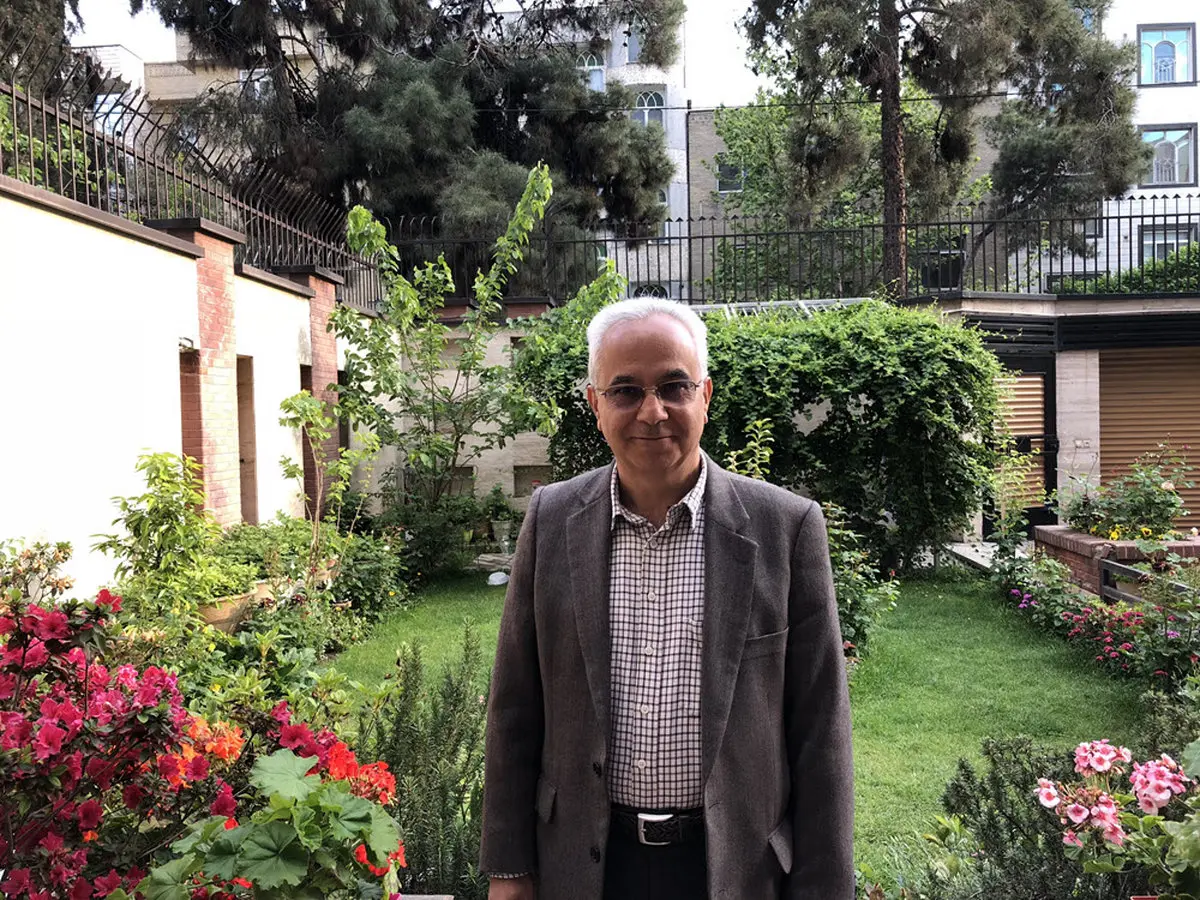 استاد جامعه شناسی سیاسی: جناح های سیاسی از مردم جا مانده اند/ دلیل اقبال مردم به روحانی دعوت اصلاح طلبان نبود/ اگر اصلاح طلبان از مردم عذرخواهی کنند اولین اصل سیاست رعایت کردند