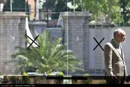 عکسی جالب از علی اکبر صالحی در حاشیه جلسه دولت