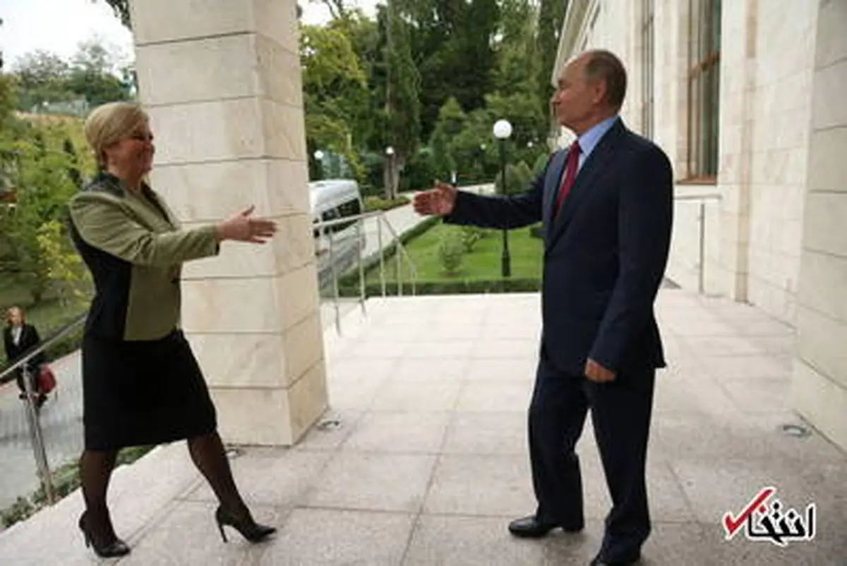 دسته گل پوتین برای خانم رییس جمهور /تصاویر