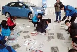 عجیب ترین روش خرید خودرو +عکس