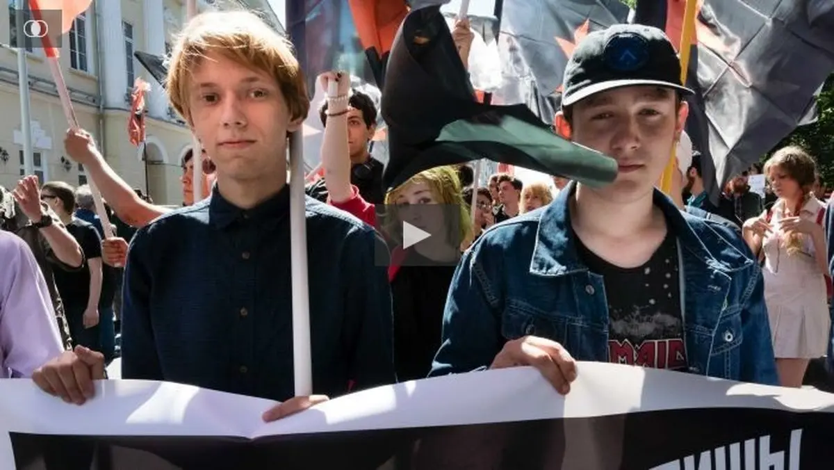 تصاویر | وقتی مردم روسیه از کنترل اینترنت و سانسور خسته می‌شوند